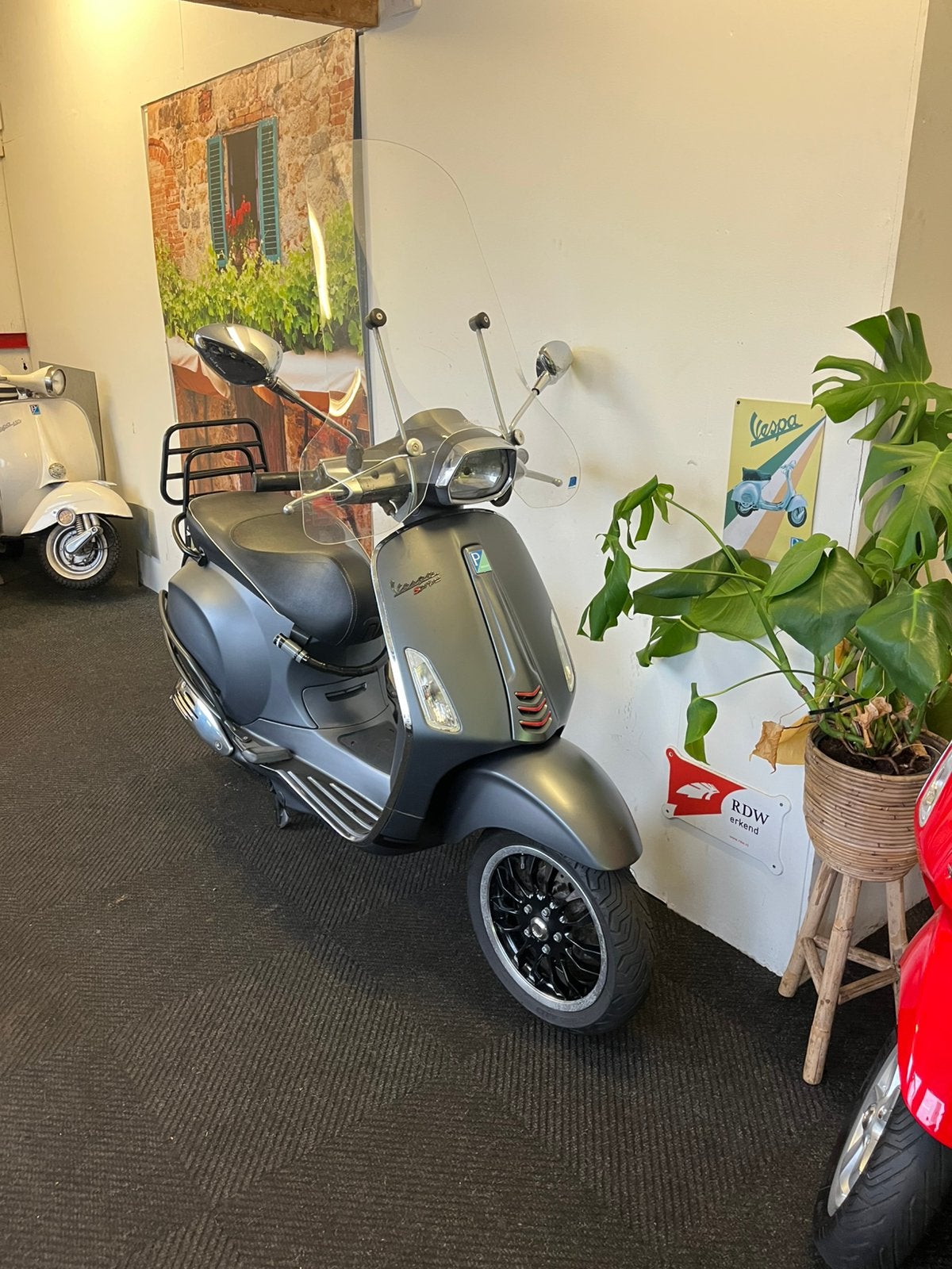 Vespa Sprint 50 4T // 2016 // Matgrijs // Brom 45KM, Fietsen en Brommers, Scooters | Vespa, Ophalen, Overige modellen, Maximaal 45 km/u