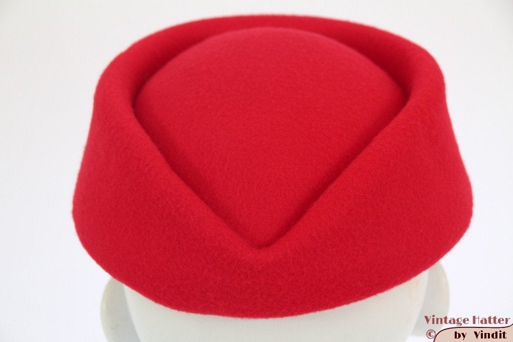 Stewardessen pillbox hoedje blauw, rood of donker rood 54-59, Ophalen of Verzenden, Nieuw, One size fits all, Hoed