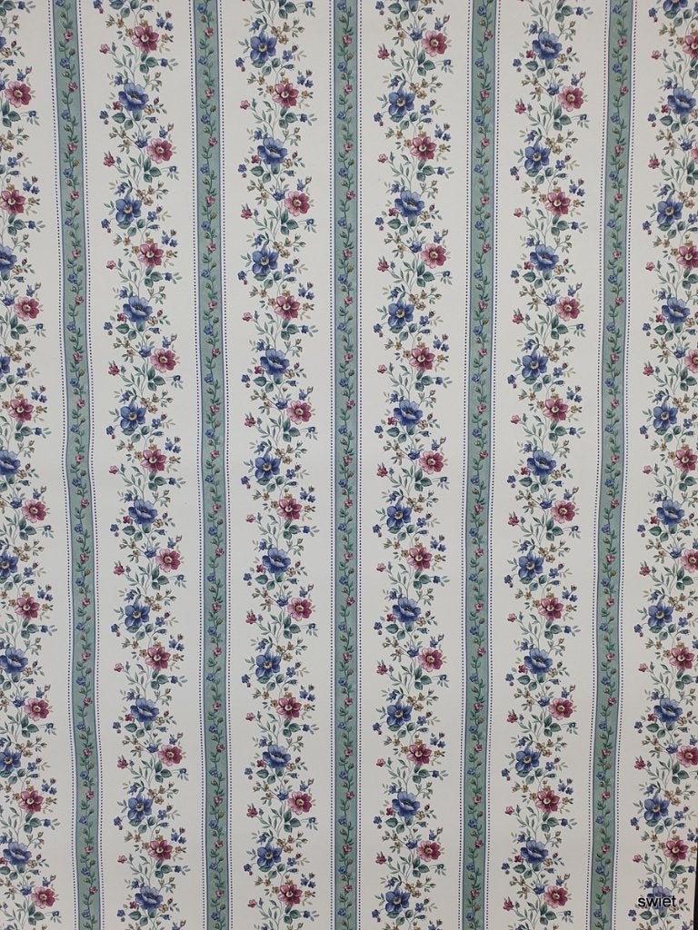 10301 Engelse stijl bloemenbehang met paars en rood. swiet, Ophalen of Verzenden, Groen