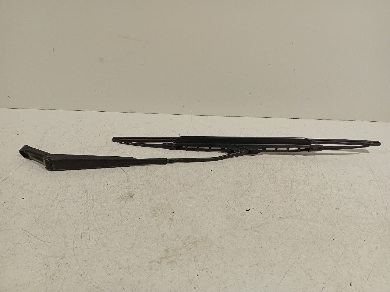 Ruitenwisserarm links voor Porsche 911, Onderdelen@venauto.nl, Van der Ven Autorecycling B.V., Gebruikt, Ettenseweg 76, 4706 PB Roosendaal, The Netherlands
