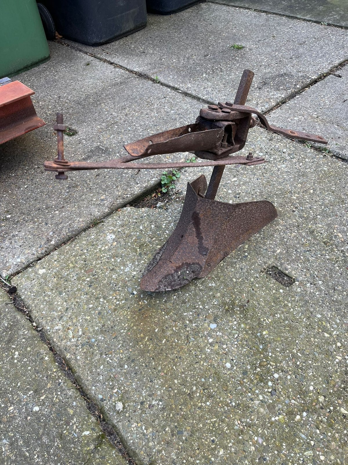 Antieke Ploeg, Tuin en Terras, Ophalen, Zo goed als nieuw