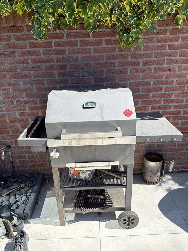 Grote Boretti BBQ met hoes, Ophalen of Verzenden, Gebruikt