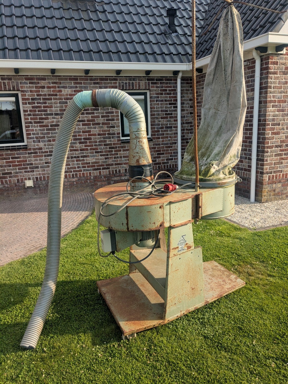 Afzuiginstallatie op wielen - Metaalbedrijf Mecoma, Doe-het-zelf en Verbouw, Ventilatie en Afzuiging, Ophalen