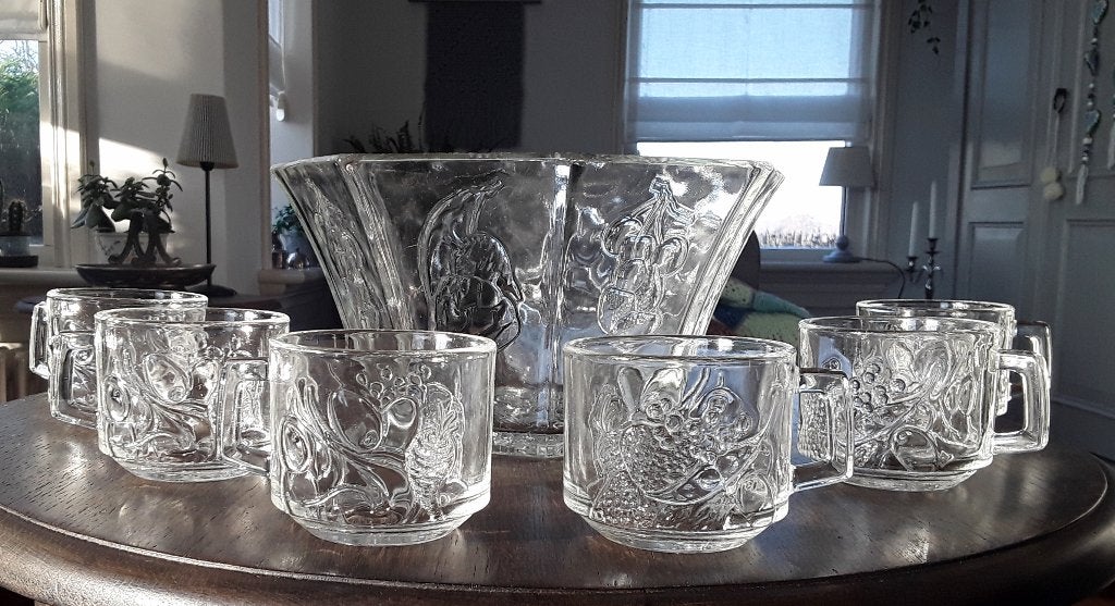 Vintage punch bowl - punchbowl + 6 glazen en ophanghaakjes, Gebruikt, Vintage, Ophalen of Verzenden, Glas