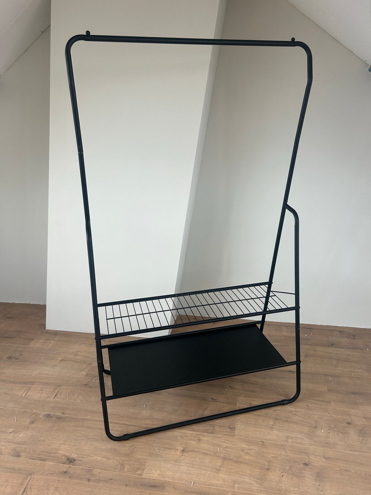 Zwart metalen kledingrek met schoenenplanken, Ophalen, Gebruikt