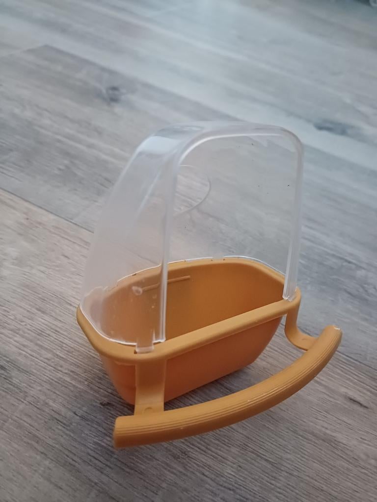 4 voer/water. Bakjes 4 v 5eu, Ophalen, Eten en Drinken