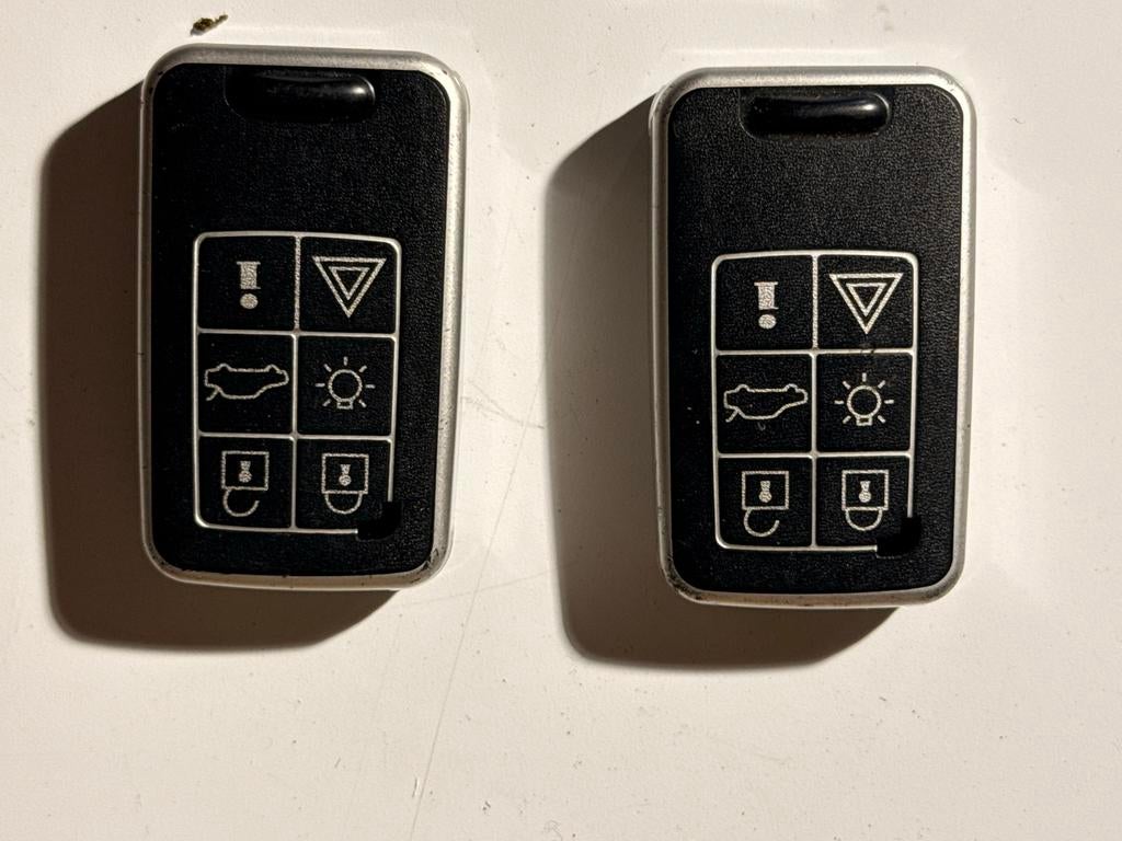 Volvo Set van 2 afstandsbediening hoes voor auto, Ophalen of Verzenden, Zo goed als nieuw