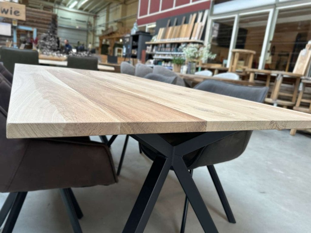 Eettafel - Eiken tafelblad - Brede lamellen  - 28 mm dik, 100 tot 150 cm, Vijf personen of meer, Rechthoekig, Niet ingevuld