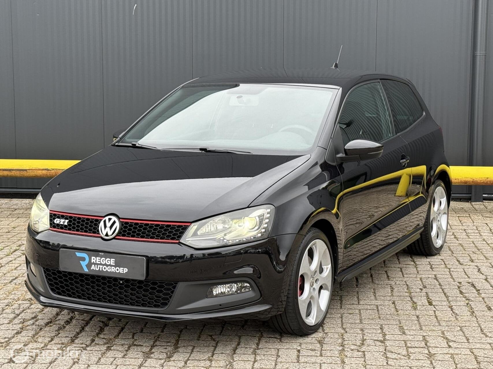 Volkswagen Polo 1.4 TSI GTI AUTOMAAT | CARPLAY, Auto's, Euro 5, 4 cilinders, 179 pk, Zwart