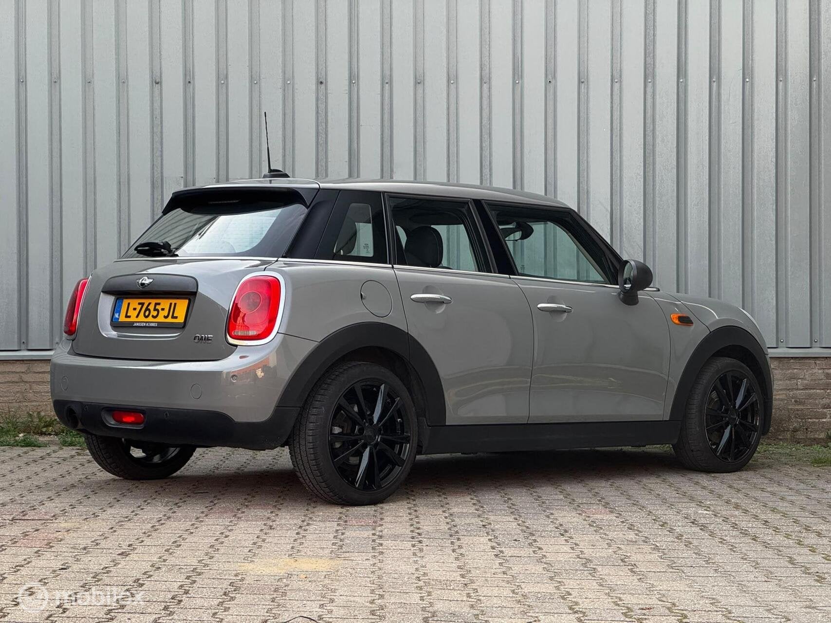 Mini 5-Deurs 1.5 One Salt Business | 5-Deurs | A/C | Cruise, Auto's, Stof, Verwarmde buitenspiegels, 49 €/maand, 102 pk