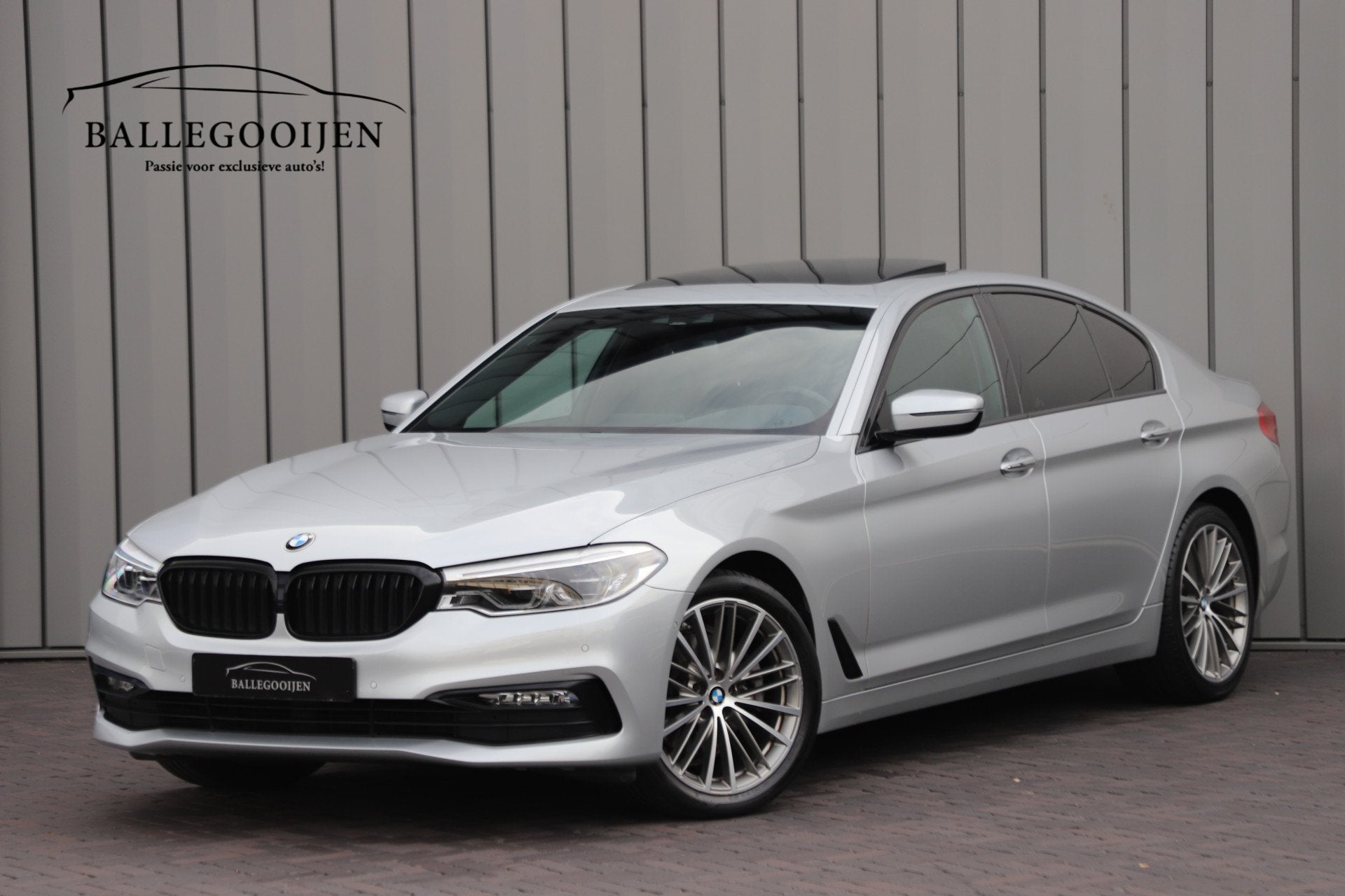 BMW 5 Serie 520i High Executive Aut8 | 184PK | Panoramadak |, Automaat, 1998 cc, Achterwielaandrijving, Gebruikt