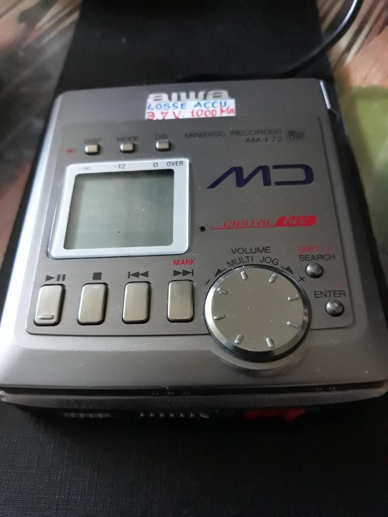 AIWA AM-F72 Mini-Disc speler/recorder met nieuwe accu., Ophalen of Verzenden, Discman