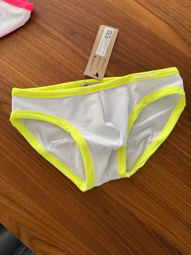 Addicted zwemslip, ,maat L, wit neon geel, Kleding | Heren, Ophalen of Verzenden, Maat 52/54 (L), Wit, Zwemslip
