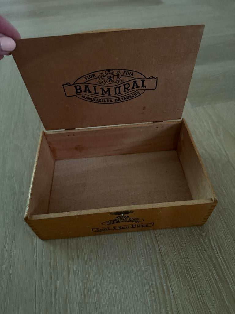 Vintage Balmoral Sigarendoosje - Houten Kistje, Antiek en Kunst, Ophalen of Verzenden