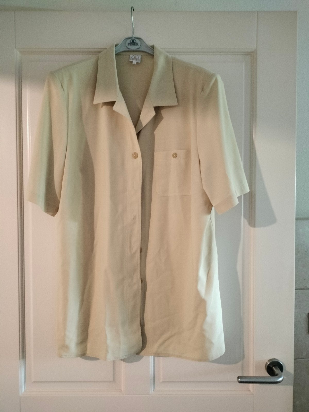 Elegant Mantelpak met Blouse - Beige, Maat 38/40 (M), Beige, Ophalen of Verzenden, Onbekend