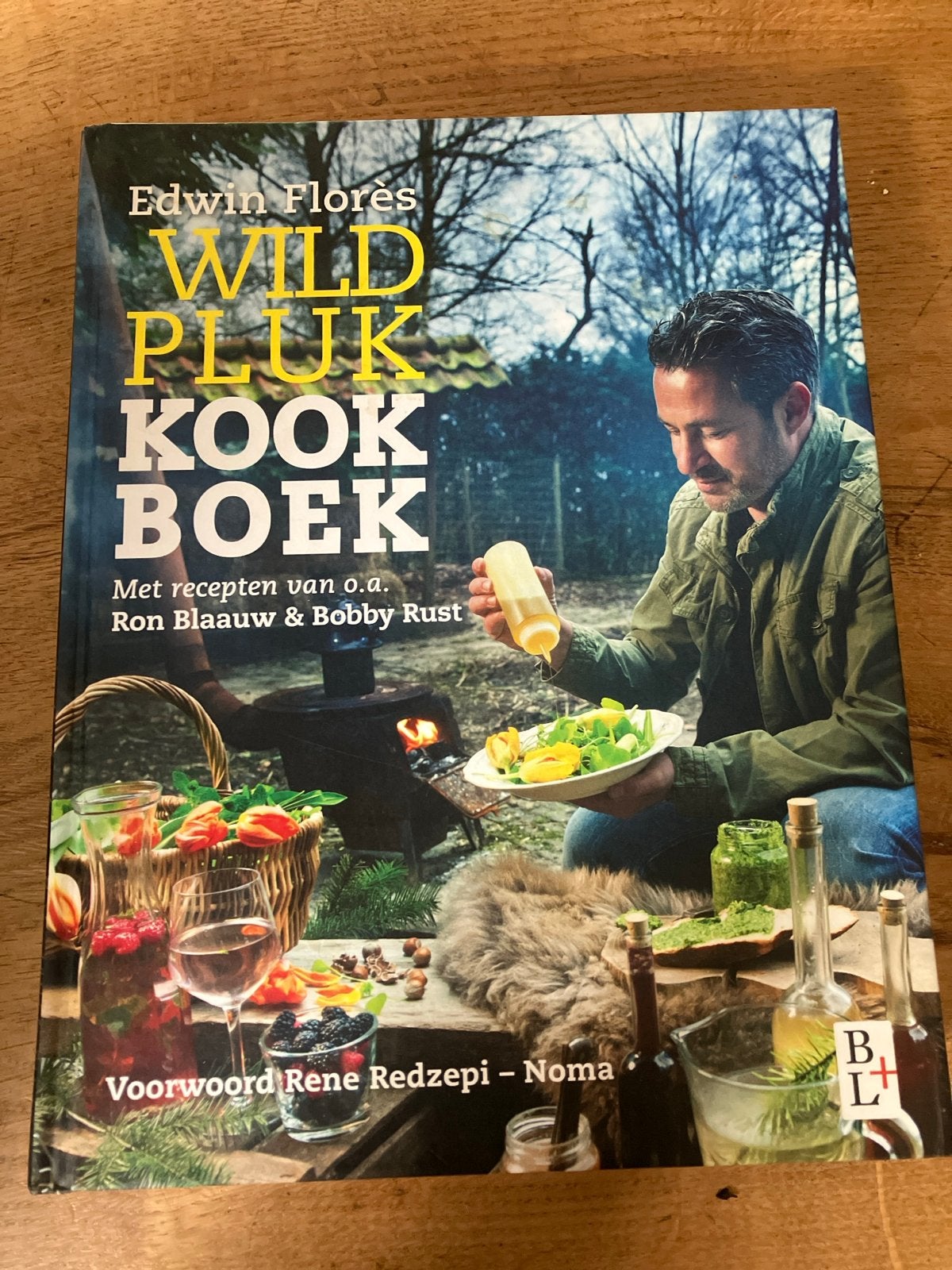 Wildpluk Kookboek - Edwin Flores, Gelezen, Hoofdgerechten, Ophalen of Verzenden, Gezond koken