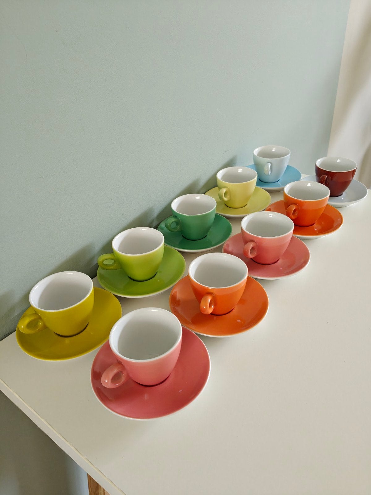 10 design cappuccino kopjes. Originele setprijs €120, Ophalen of Verzenden, Zo goed als nieuw, Modern, Kop(pen) en/of Schotel(s)