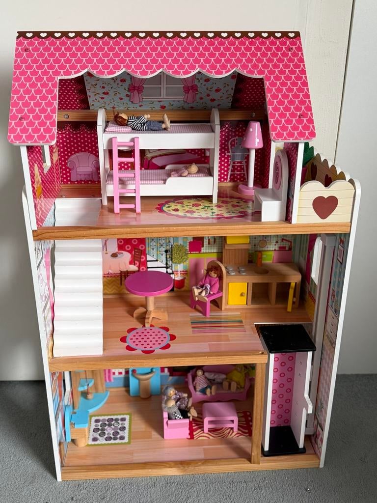 Groot poppenhuis met complete inrichting en poppetjes, Ophalen, Zo goed als nieuw, Poppenhuis