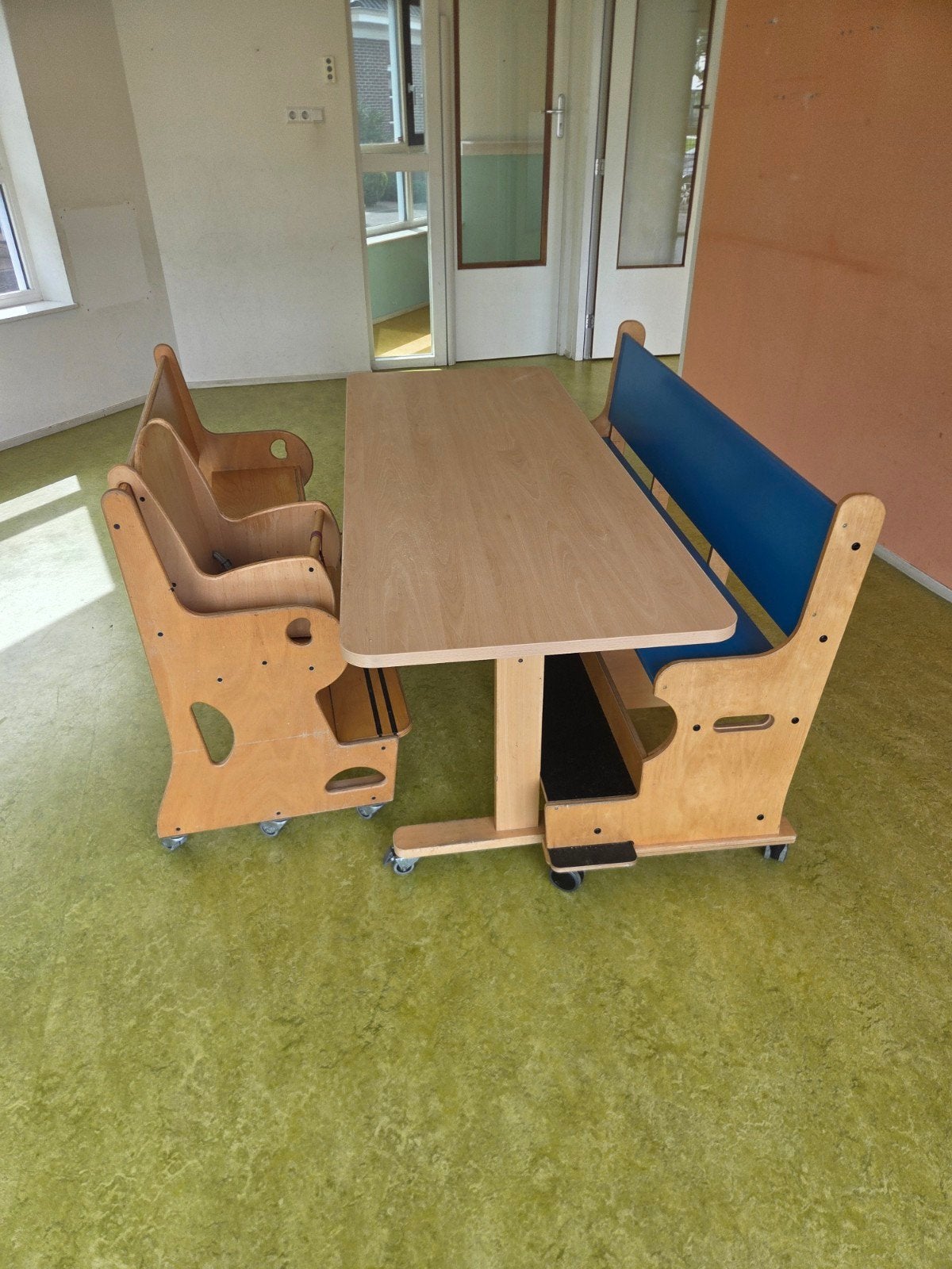Kinderopvang Tafel en Banken Set, Ophalen, Gebruikt, Tafel(s) en Stoel(en)