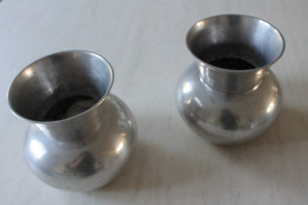 2x Aluminium vazen, Overige materialen, Gebruikt, Ophalen of Verzenden, Geschikt voor droogbloemen