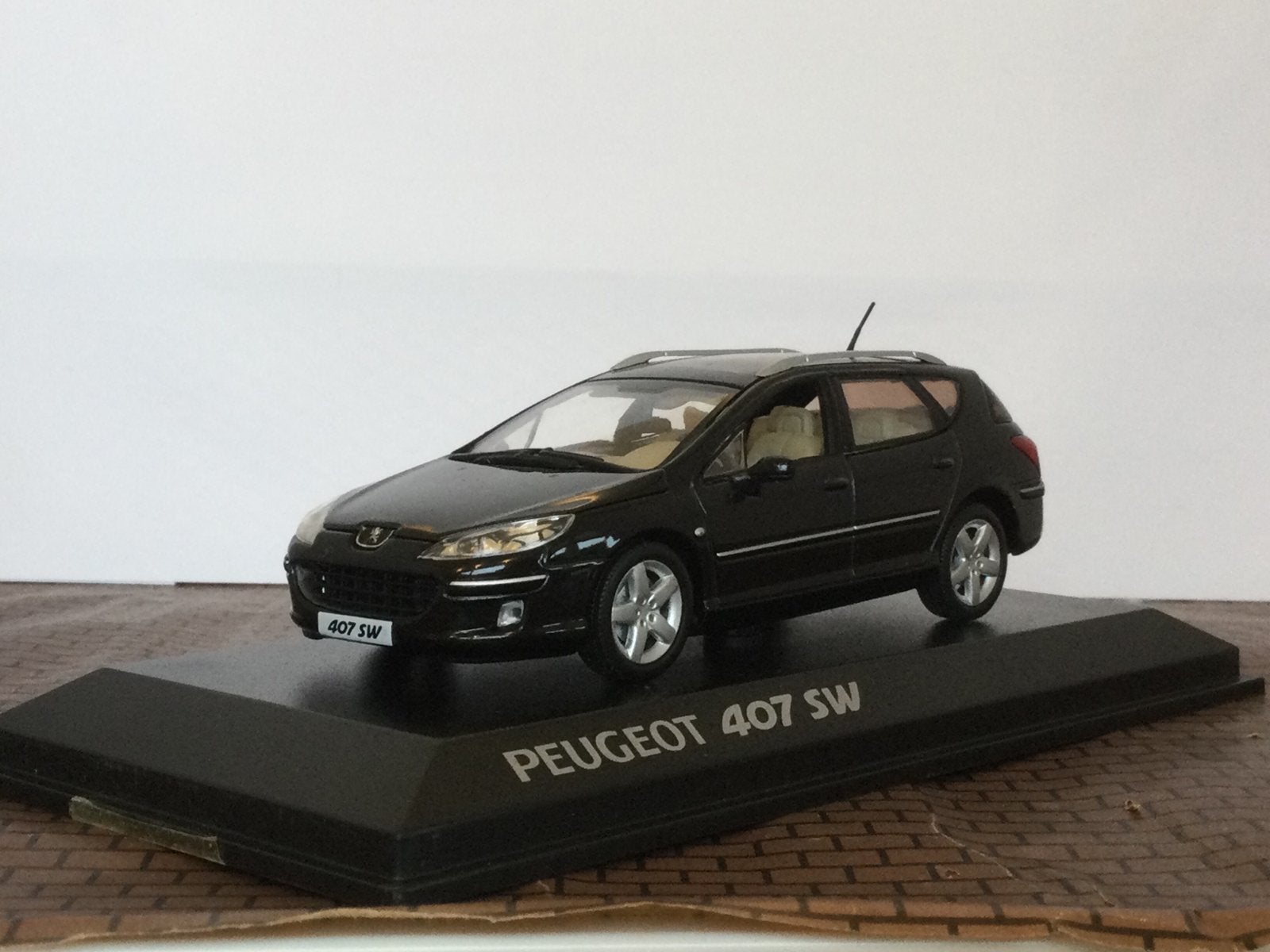 Peugeot 407 SW 2004 Zwart Metallic Norev 1:43, Ophalen of Verzenden, Zo goed als nieuw, Auto, Norev