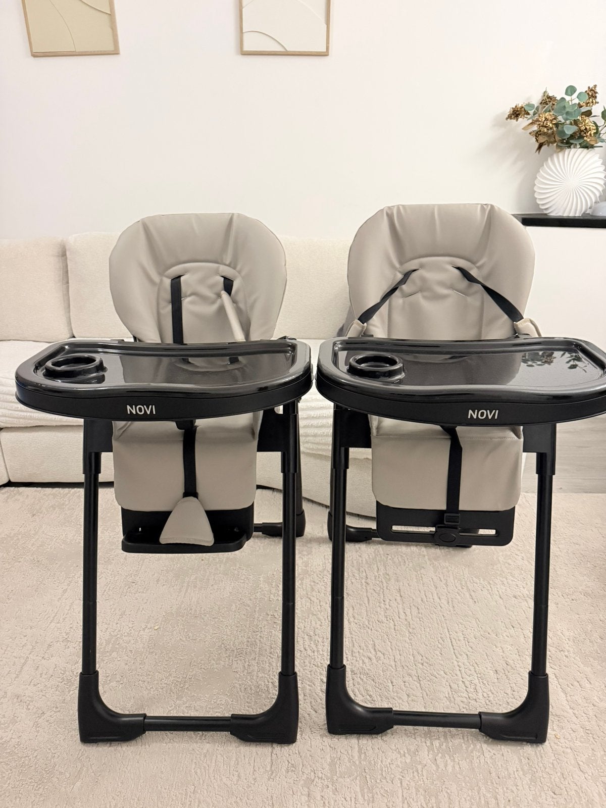 Twee NOVI Baby kinderstoelen, Ophalen, Zo goed als nieuw, Grijs, Leer
