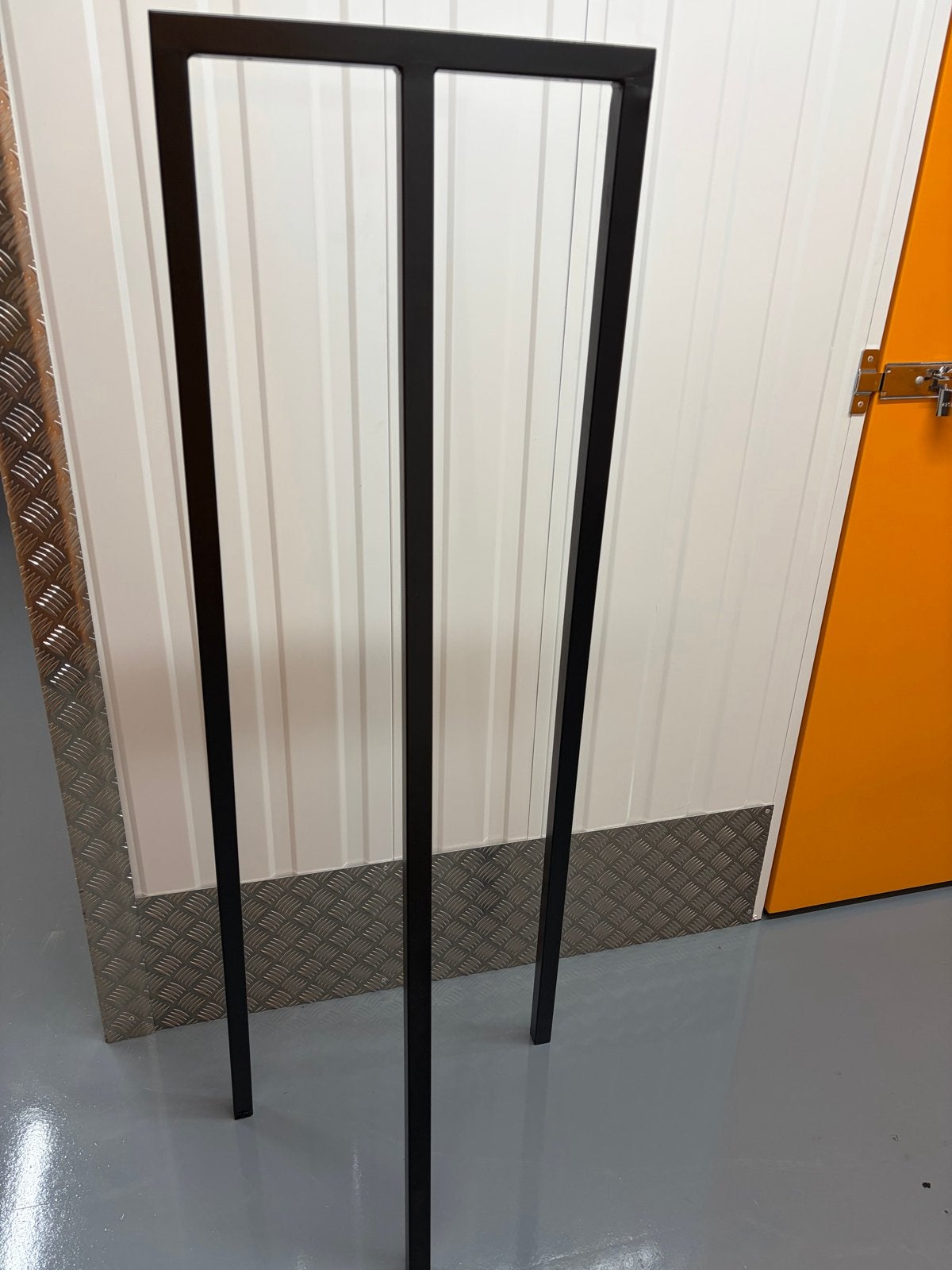 HAY Loop Stand Hall kapstok - Zwart, Ophalen, Gebruikt, Metaal, Staande kapstok