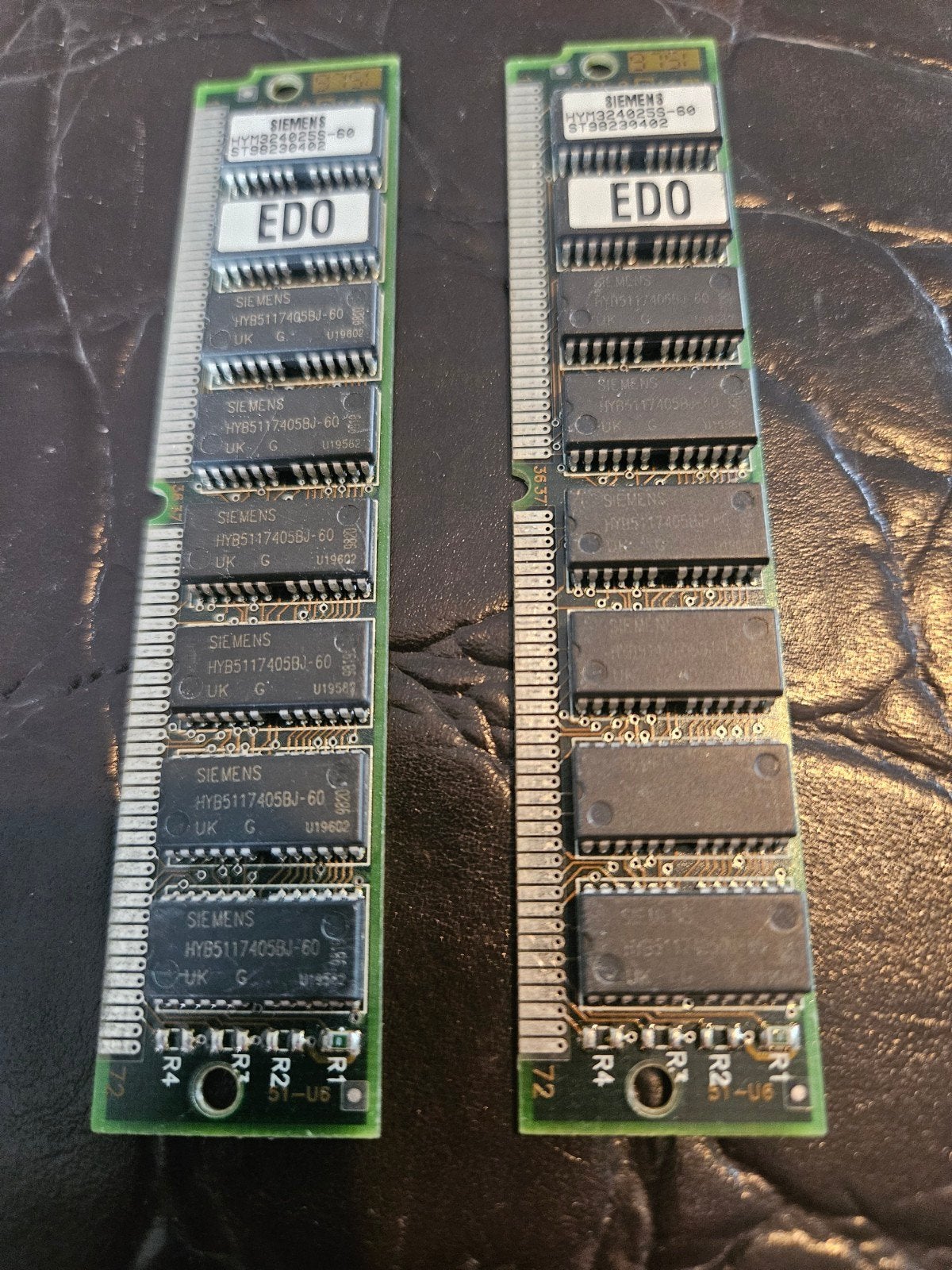 Vintage Siemens 72 pins EDO RAM Geheugenmodules (2 stuks), Computers en Software, RAM geheugen, Overige soorten, Ophalen of Verzenden