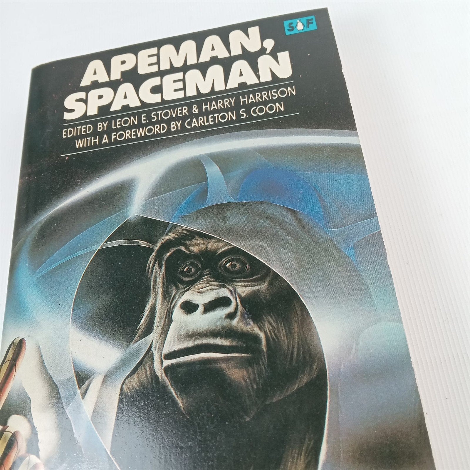 Apeman, Spaceman - Sciencefiction Anthologie, Boeken, Science fiction, Gelezen, Ophalen of Verzenden