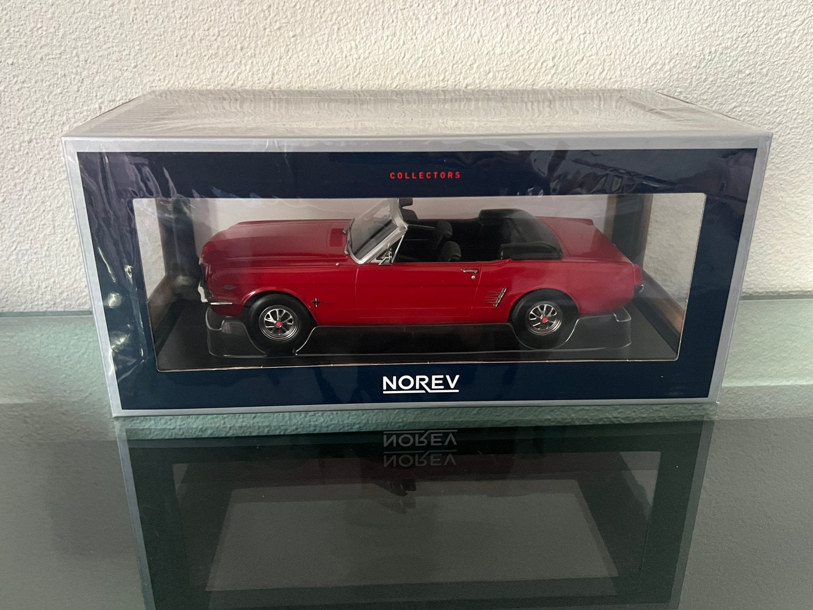 Ford mustang convertible Norev rood, Ophalen of Verzenden, Zo goed als nieuw, Auto, Norev