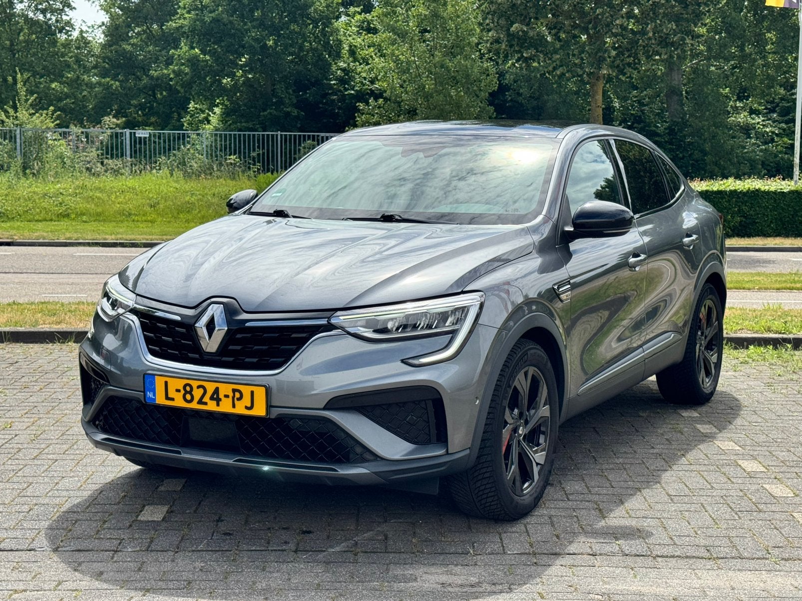 Renault Arkana R.S. Line 1.6 Hybrid 145pk Incl. Winterbanden, Arkana, 4 cilinders, 75 €/maand, 93 pk