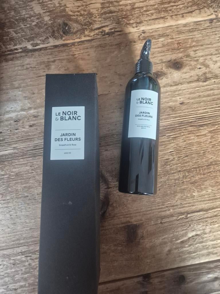 Le Noir & Blanc Jardin des Fleurs, Ophalen of Verzenden, Nieuw