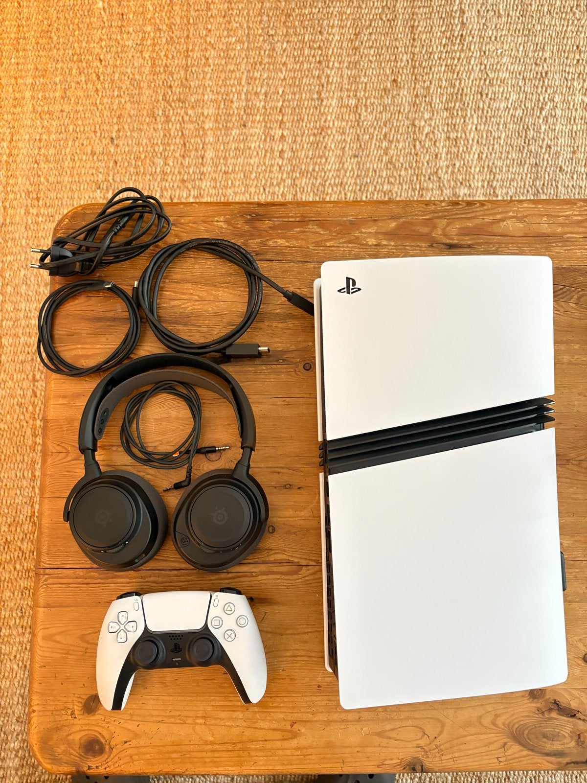 PlayStation 5 Pro incl SteelSeries Arctis Nova 7 Gen2, Ophalen, Zo goed als nieuw, Playstation 5 Digital
