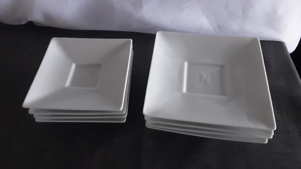 NESPRESSO schoteltjes klein & groot 8 stuks, Overige materialen, Ophalen of Verzenden, Zo goed als nieuw, Overige stijlen