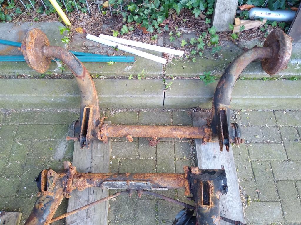 2cv onderdelen lelijke eend vooras achteras deuren moterkap, Auto-onderdelen, Ophalen