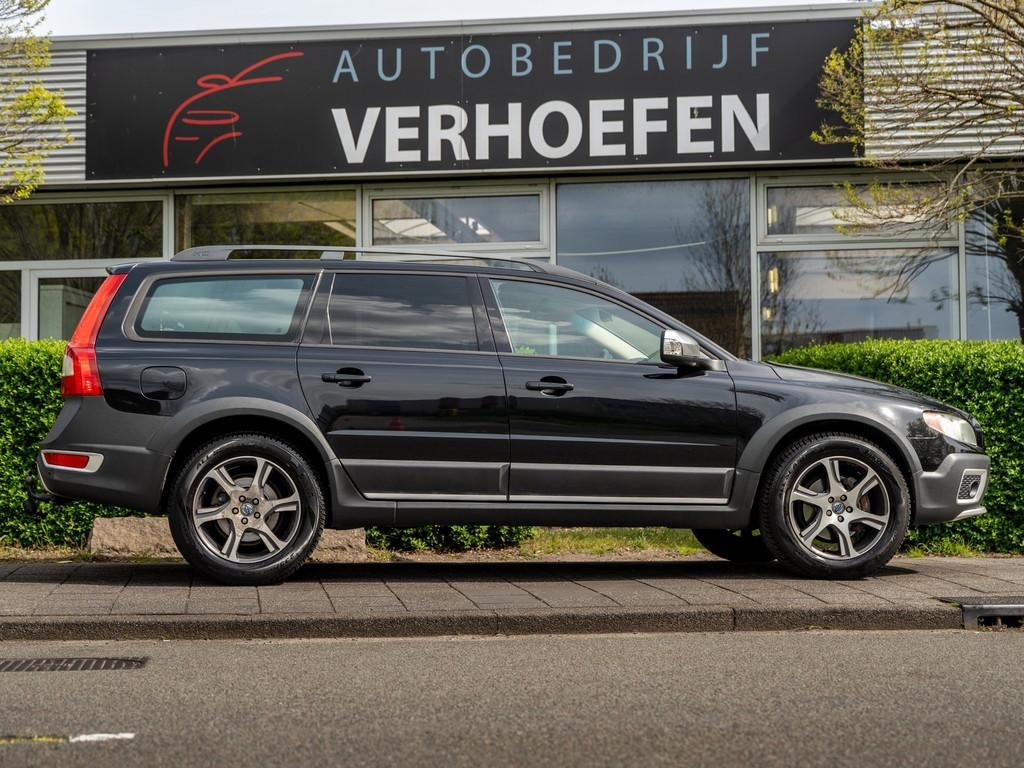 Volvo XC70 2.4 D5 Kinetic - AUTOMAAT - STOEL VERW - ZWART LE, Automaat, 1716 kg, Gebruikt, Zwart