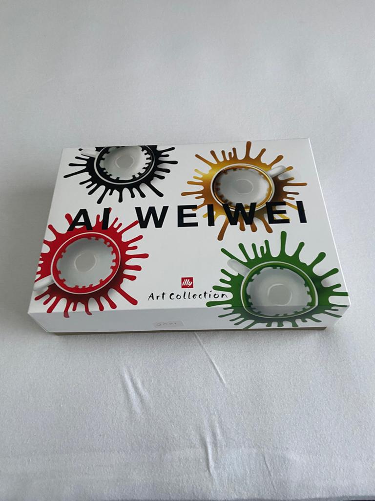 Illy Ai WeiWei espresso cups.  Nieuw in doos., Verzenden, Nieuw, Porselein, Kop en/of schotel