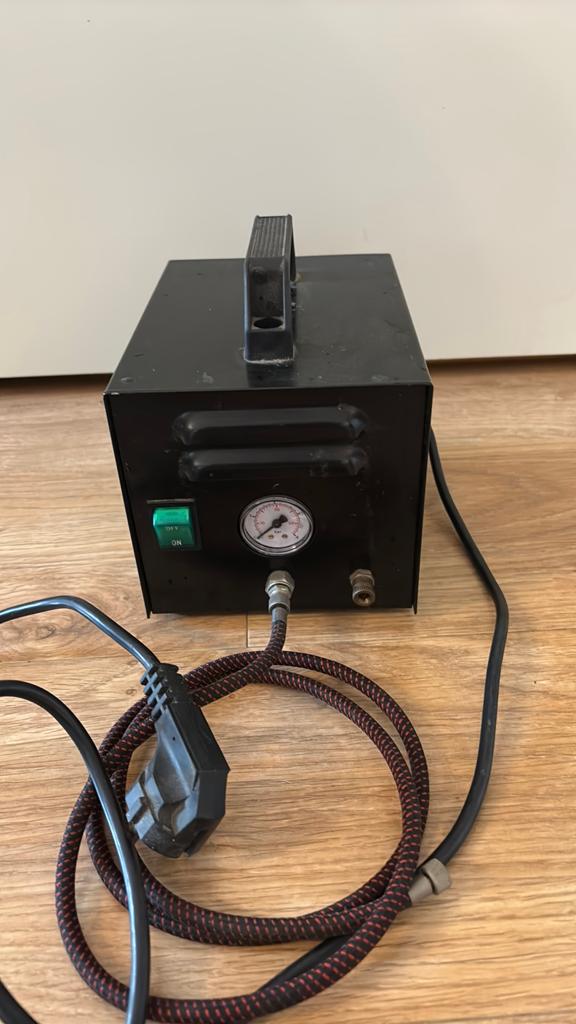 Sil air 5 airbrush compressor, Doe-het-zelf en Verbouw, Compressors, Gebruikt, Ophalen of Verzenden, Minder dan 200 liter/min