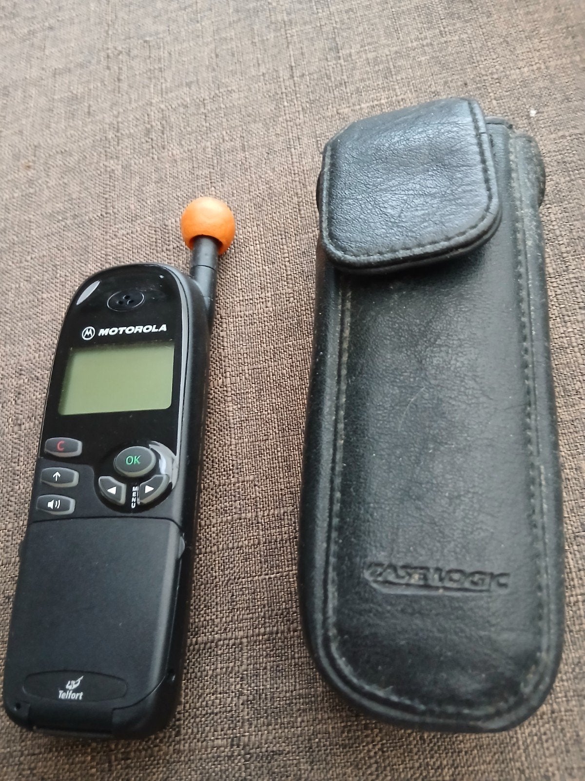 Motorola T250 met antenne en hoesje, Gebruikt, Geen camera, Zwart, Fysiek toetsenbord