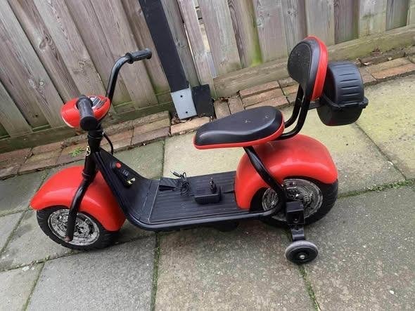 TKA: izgst. elektrische scooter/ chopper (5 december?), Ophalen of Verzenden, Gebruikt, Overige typen