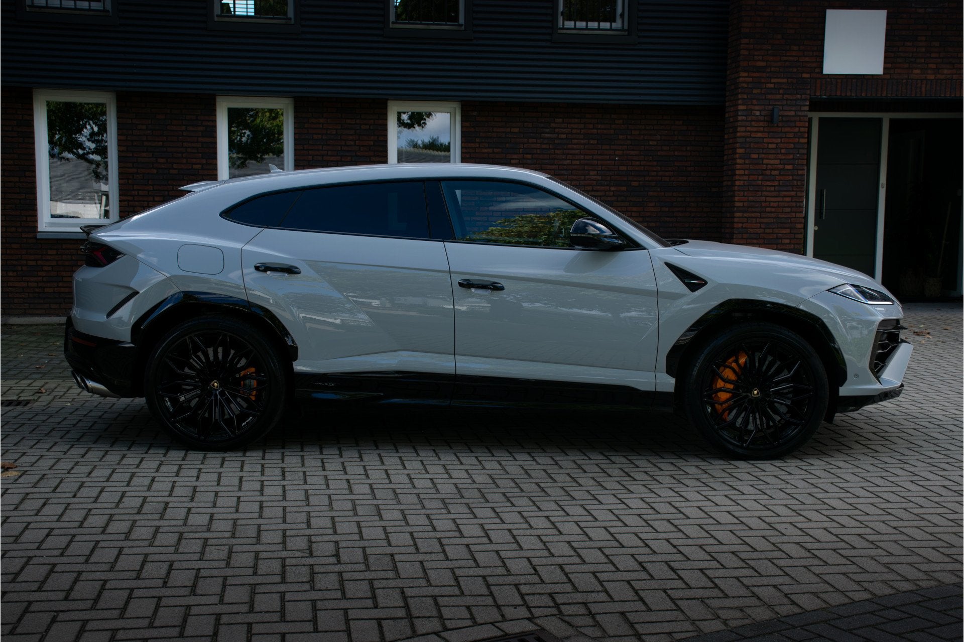 Lamborghini Urus 4.0 V8 Hybrid SE 23inch 800pk Grigio Hati P, Auto's, Automaat, Urus, Gebruikt, Vierwielaandrijving