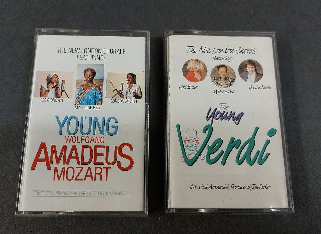 New London Chorale 2 X CASSETTES Young Mozart Vicky Brown, Gebruikt, NvT, Origineel, New London Chorale