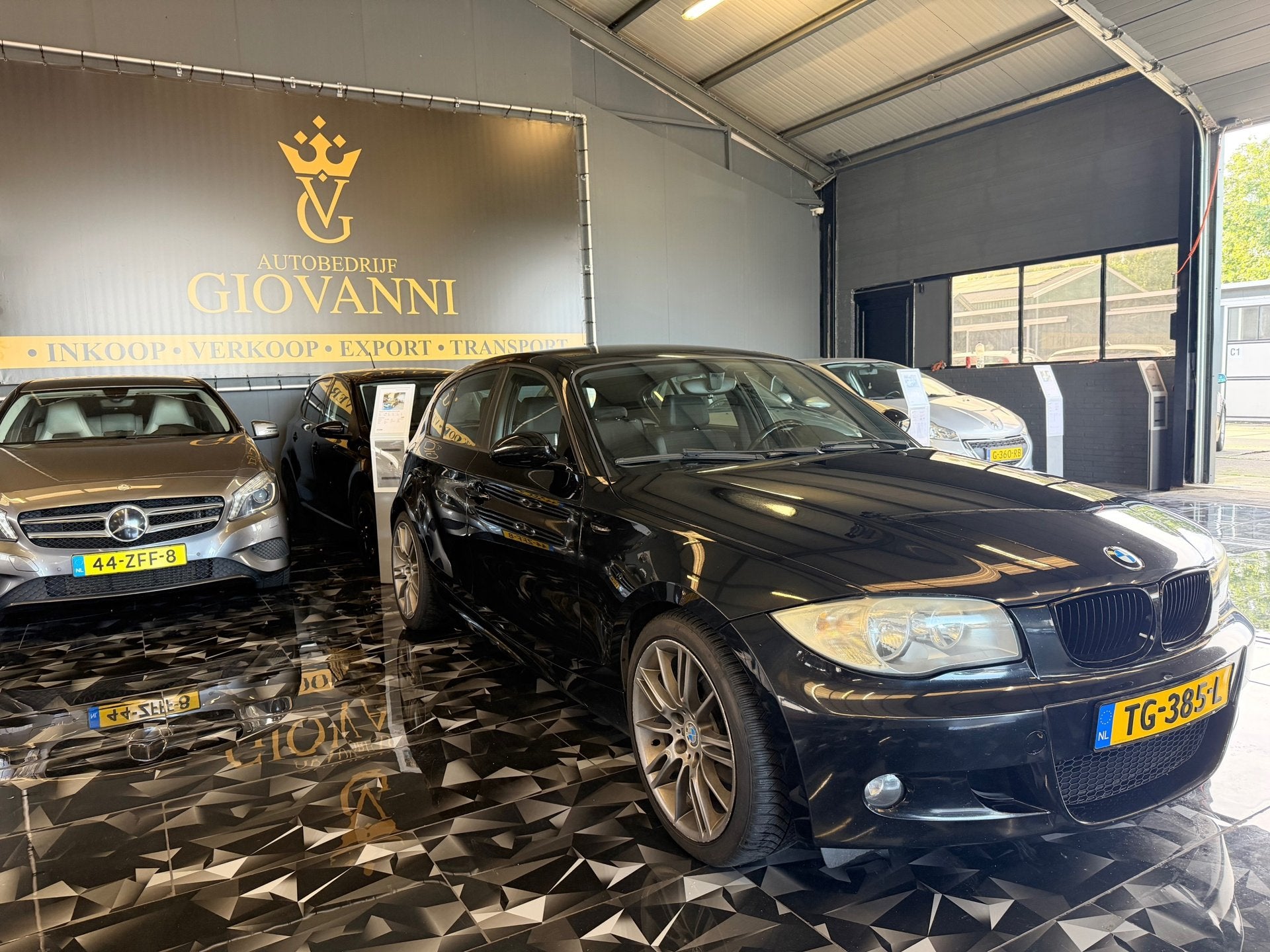 BMW 1-serie 118i High Executive INRUIL MOGELIJK, Auto's, 1-Serie, Dealer onderhouden, Achterwielaandrijving, 1225 kg