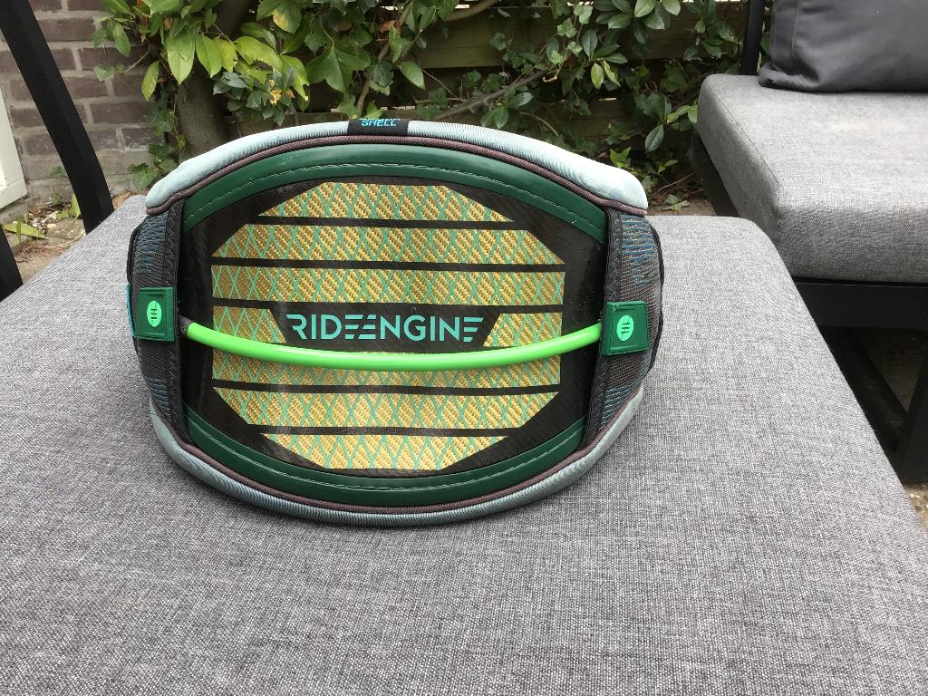 Heuptrapeze / Ride Engine hard shell / maat S, Watersport en Boten, Kitesurfen, Gebruikt, Trapeze, 4 m² of minder, Geen board