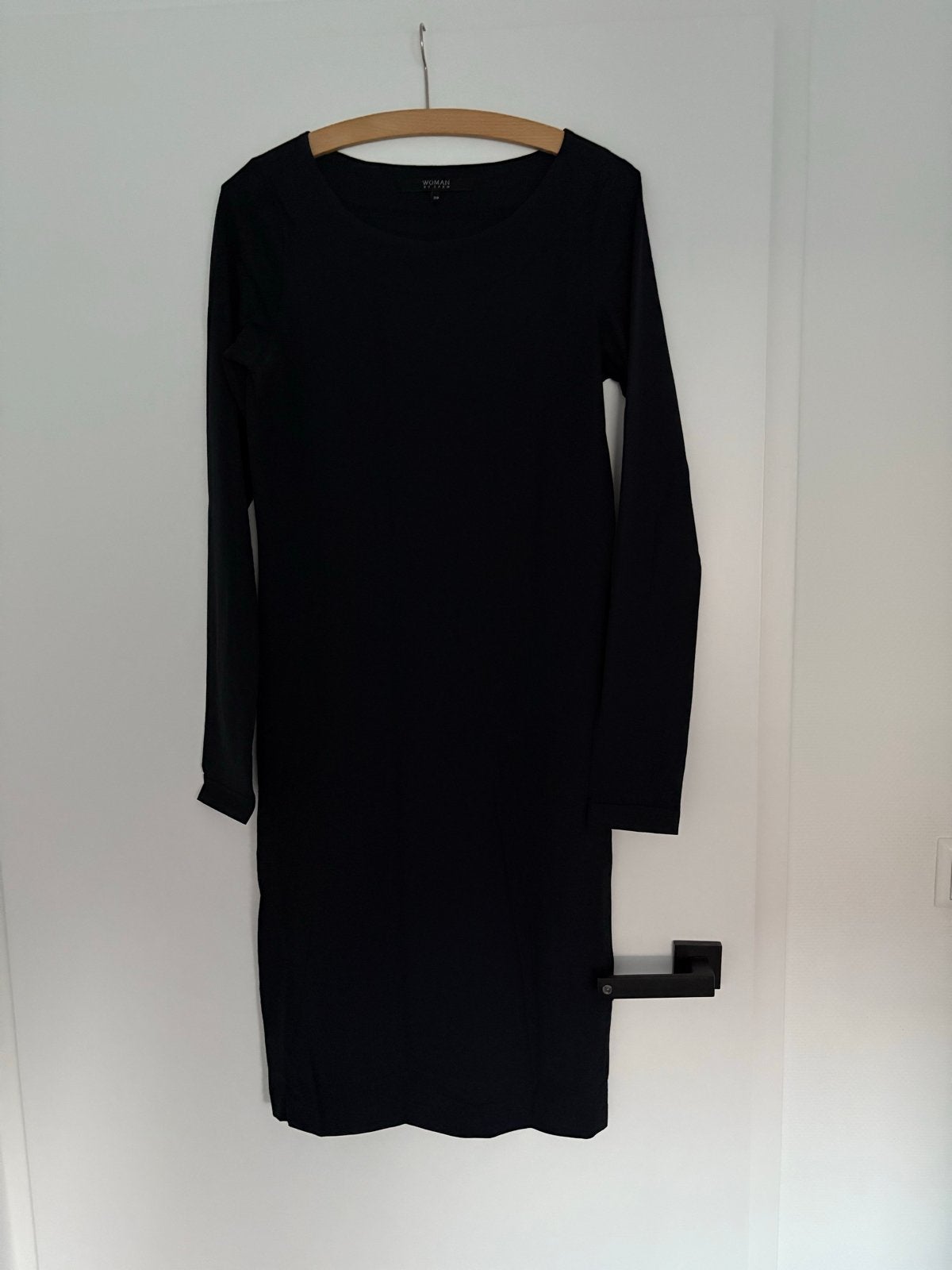 Zwarte basic travel jurk Woman by earn maat 38 | M, Maat 38/40 (M), Zwart, Ophalen of Verzenden, Zo goed als nieuw