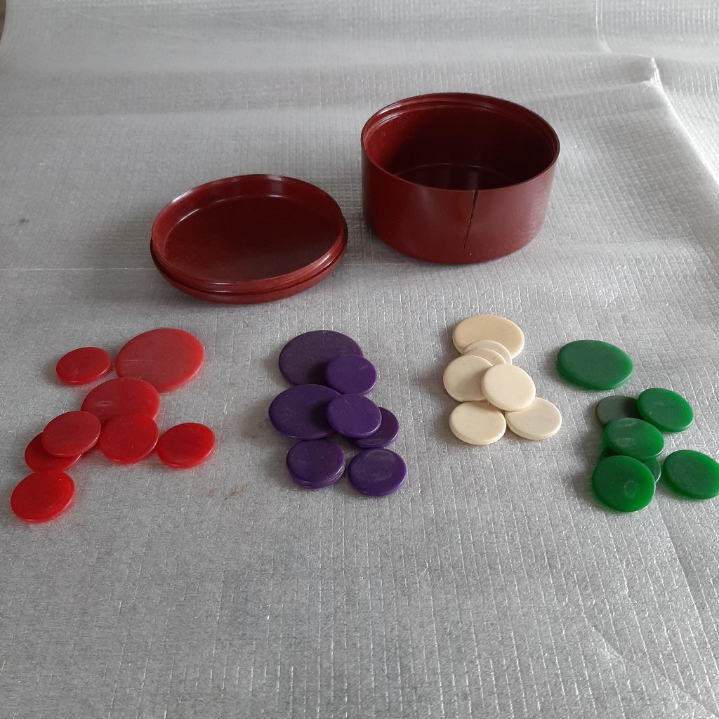 oud vlooienspel in bakelieten doosje met deksel, Ophalen of Verzenden