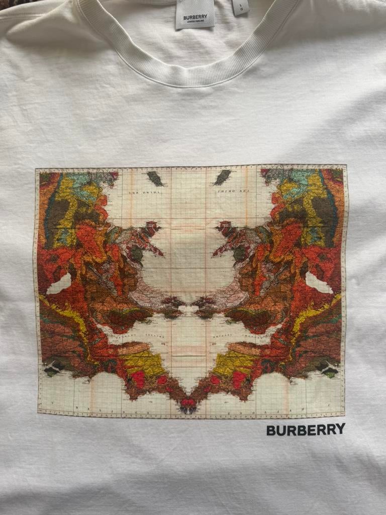 Burberry Varvey White Map T-shirt maat L (valt als M), Ophalen of Verzenden, Zo goed als nieuw, Maat 52/54 (L), Wit