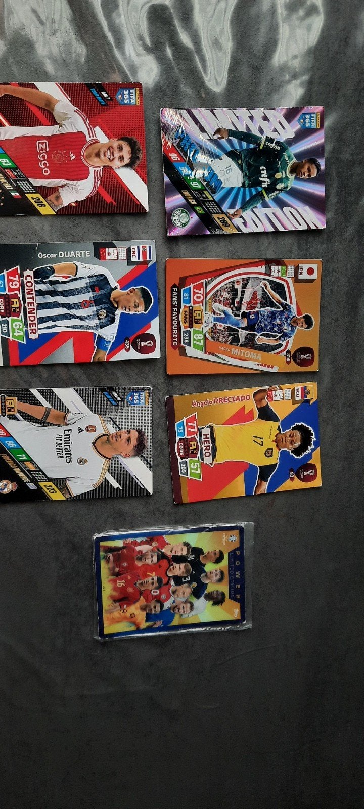 Voetbal kaarten, Ophalen, Meerdere plaatjes