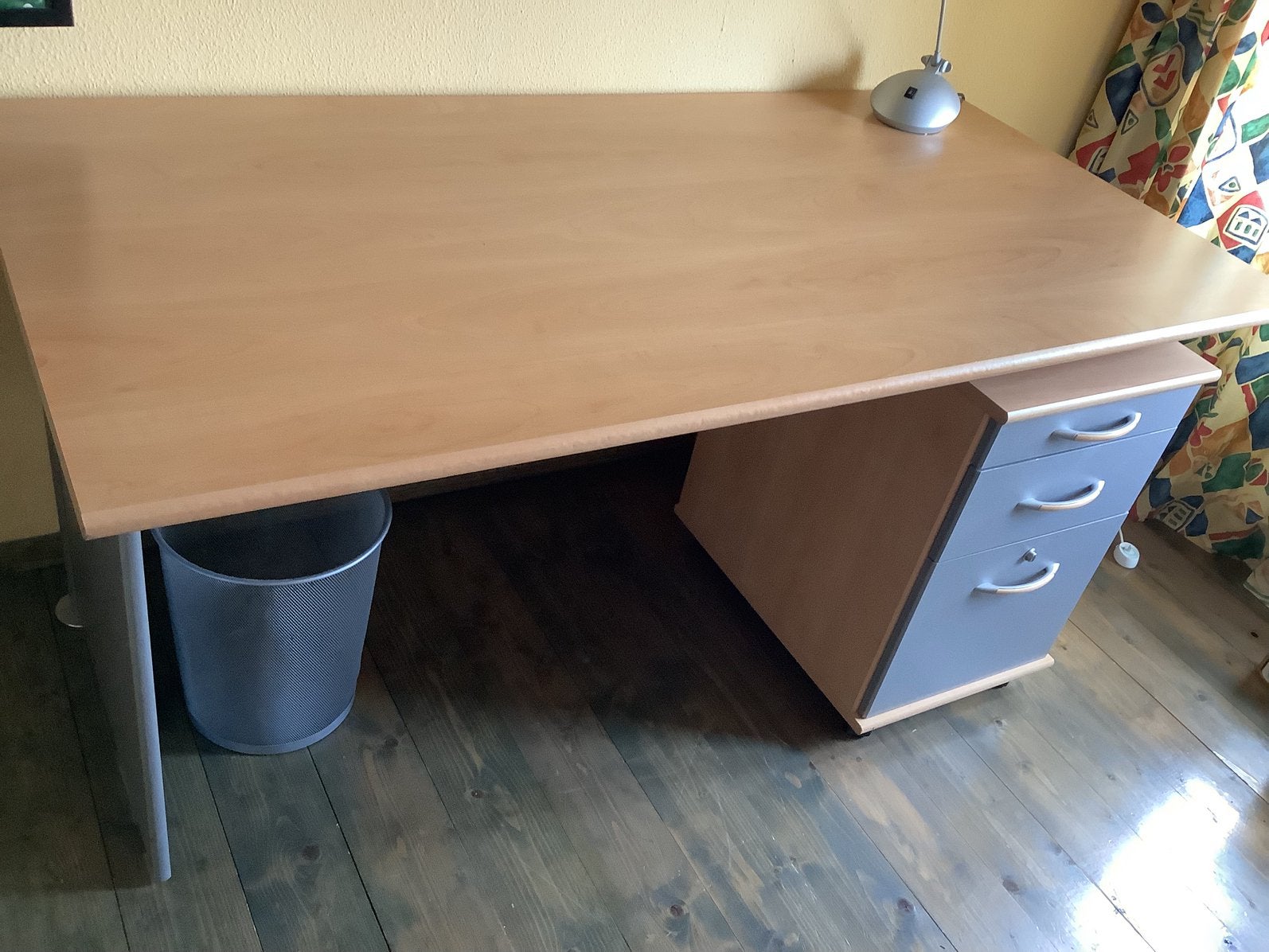Welle Bureau(s) 160x80 cm. Zwarte bureaustoel(en)., Ophalen, 160 cm, Zo goed als nieuw, Overige merken