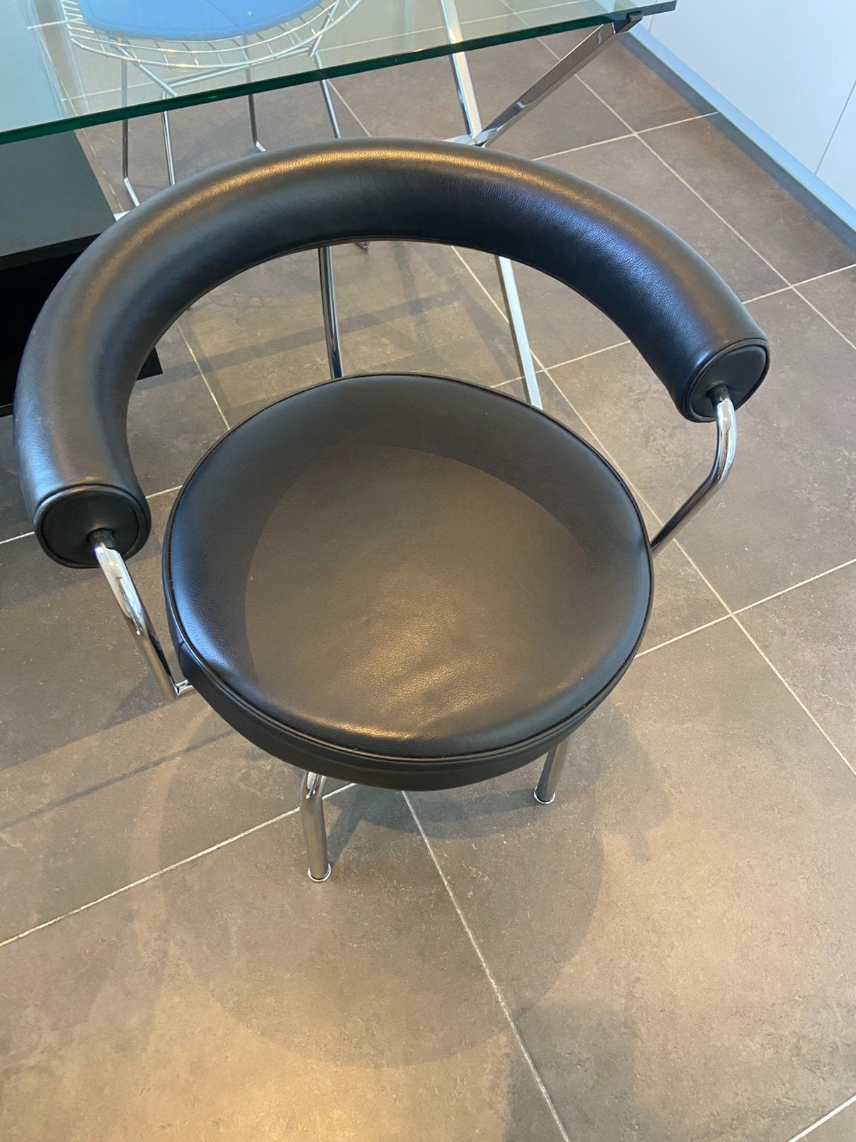 Cassina LC7 Swivel Chair – Le Corbusier / Perriand, Ophalen